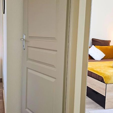 Apartmán L'Orchidee, Proche De La Gare Avec Clim Et Terrasse Narbonne Exteriér fotografie