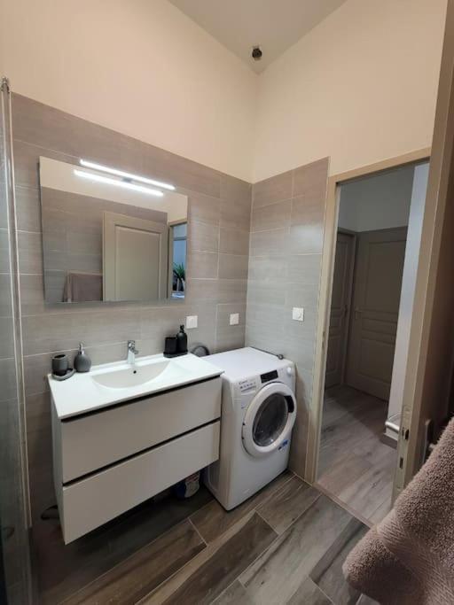 Apartmán L'Orchidee, Proche De La Gare Avec Clim Et Terrasse Narbonne Exteriér fotografie